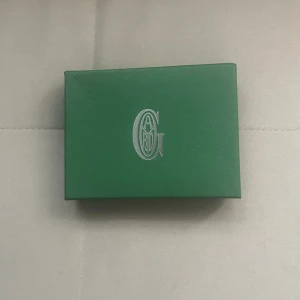 Goyard plånbok - Tja. Säljer min extreeemt feta helt oanvända goyard plånbok. Fick den i present. Box tags finns. Priset är alltid diskuterbart.