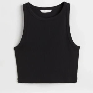 Linne h&m - Tank top från h&m  Har inte använts på mer en ett år 💓