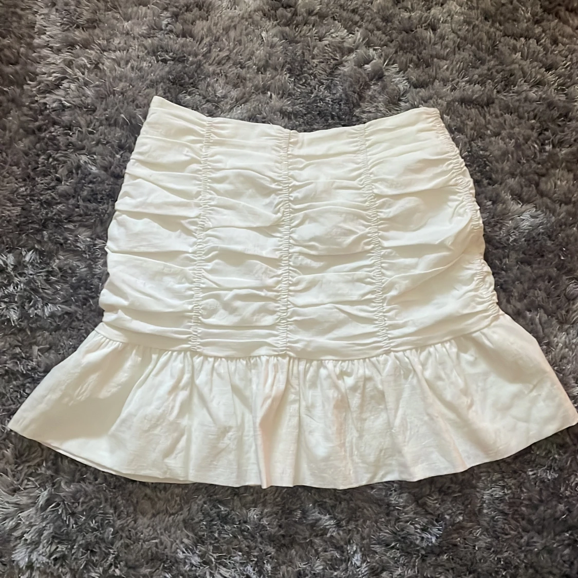 Snygg vit kjol  - 90