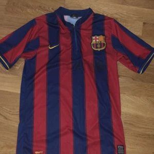 Barcelona tröja - Retro Barcelona hemmaställ tröja i väldigt bra skick
