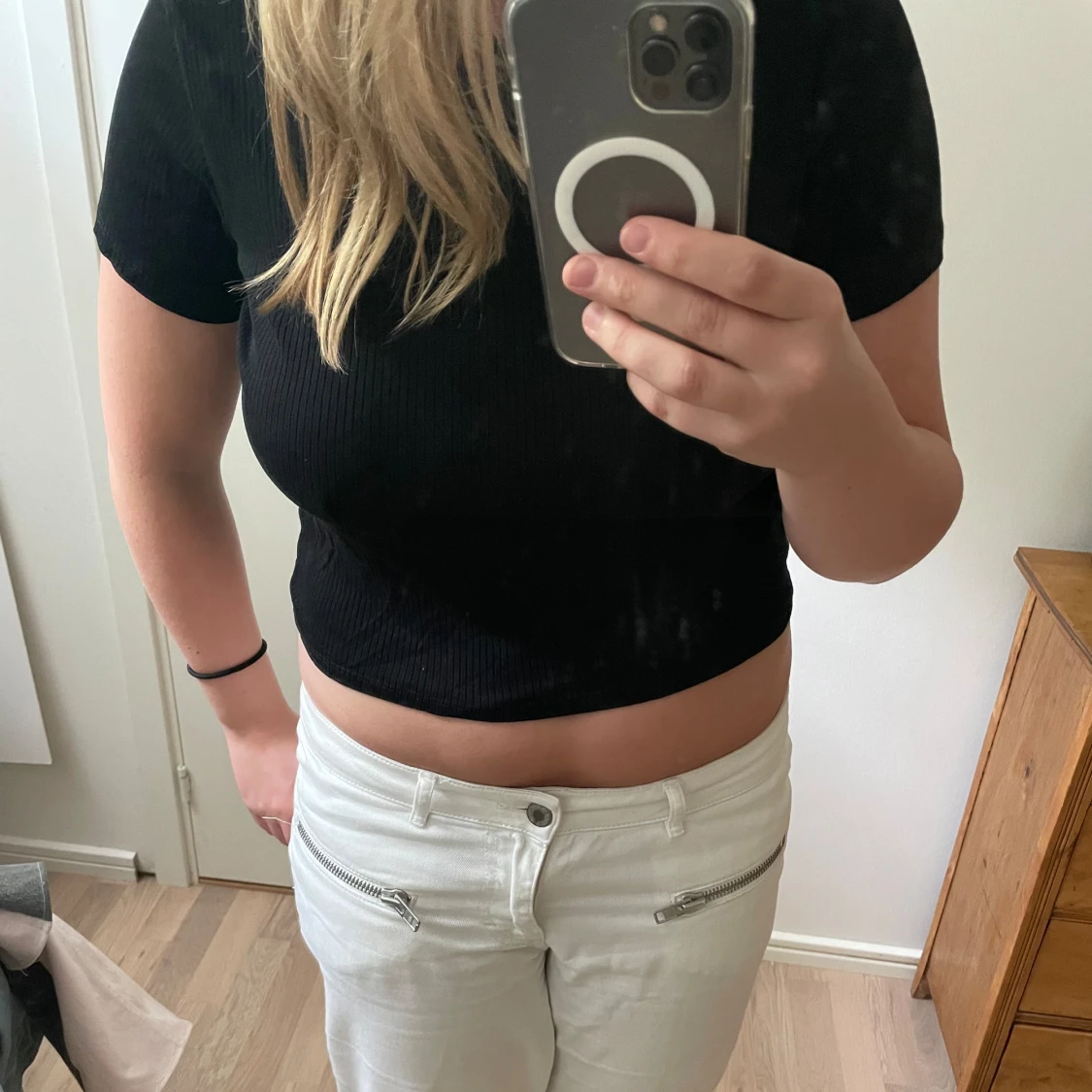 Svart ribbad T-shirt  - 90