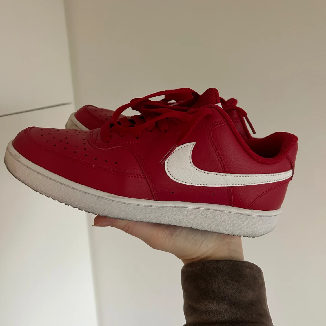 Röda Nike Court Vision - 90