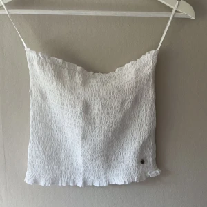 Vit tubtopp  - Såå fin, oanvänd med lappen kvar💗💗