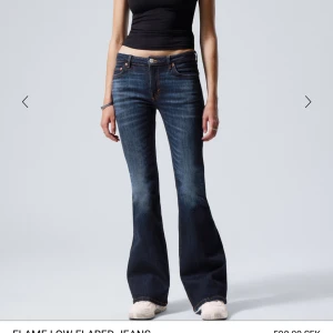 Lowaist bootcut - Säljer dessa jättefina bootcut jeans från weekday. Det heter flame och är lowwaist. Säljer då det är för små för mig 