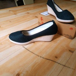 Klackar/sandaler - Jättefina aldrig använt för att de var för stora för mig det är storlek 40