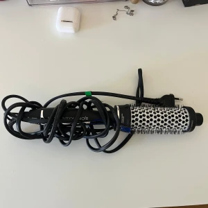 värmeborste - björn axéns värmeborste i 38 mm! säljer då jag inte använder den, den är använd ca 3 ggr💖