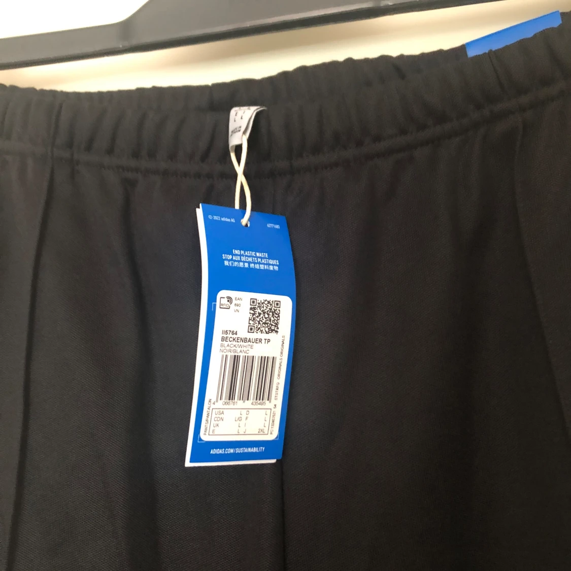 Adidas byxor helt nya. - 92
