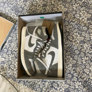 Jordan 1 high washed black - Använda bara 10 gånger jätte bra skick