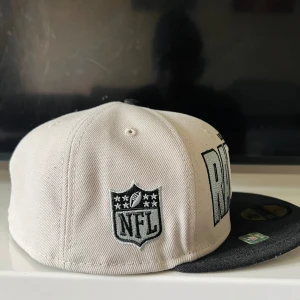 Las Vegas keps - Säljer min keps i väldigt bra skicka om du intresserat du kontantk mig vi kan diskutera priset eller skriva bara.