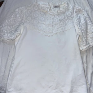 Blus - Fin blus från orsay! Nästan aldrig använd så bra skick!