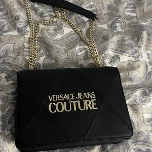 Säljer äkta Vercase jeans couture väska. Oanvänd och ny. 