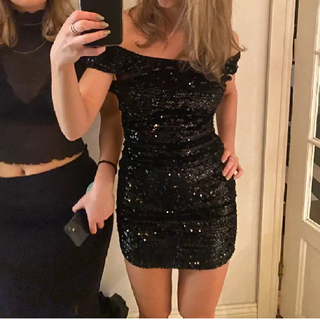 Svart glitterklänning - 90