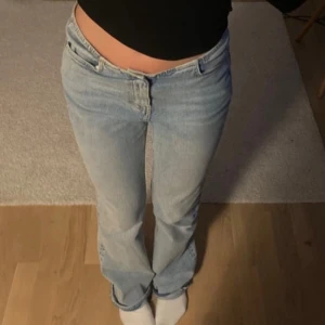 H&M jeans  - Använda 1 gång, säljer för dom är för stora i midjan! 
