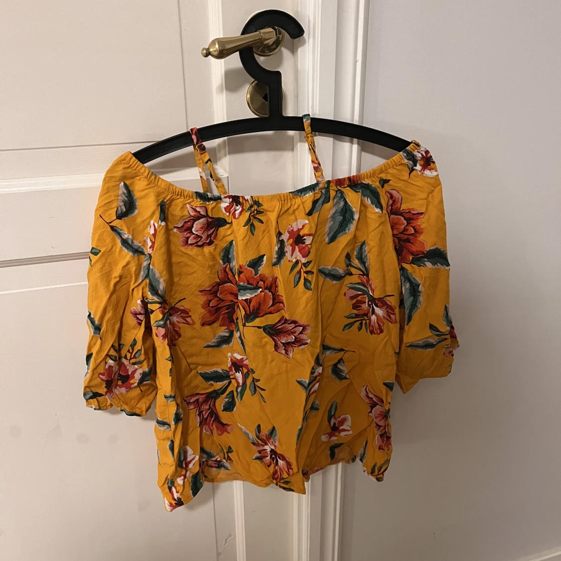 Off the shoulder top - 90