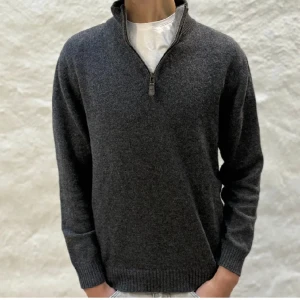 Pure Lambswool Half Zip - 100 procent lambwool, i stort sett oanvänd. 