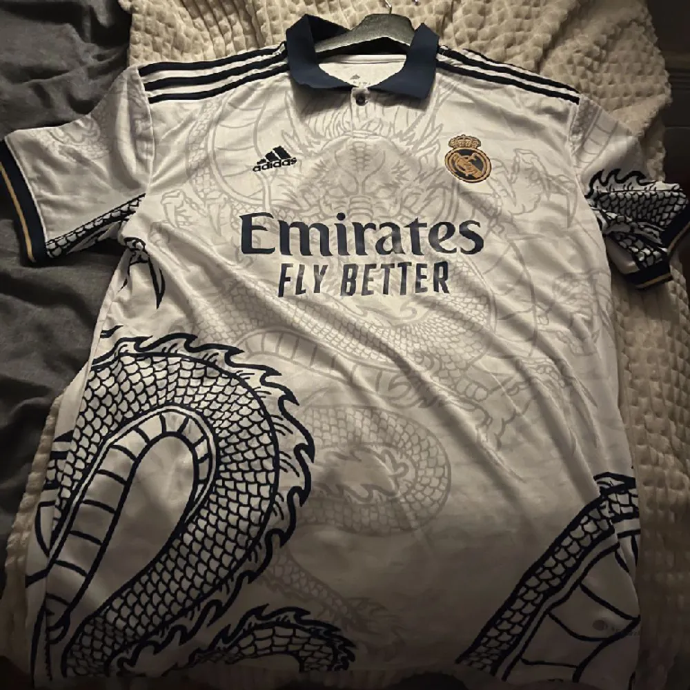 Real Madrid t shirt helt ny . T-shirts.
