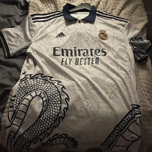 Real Madrid t shirt  - Real Madrid t shirt helt ny 