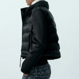 jacka - säljer denna jacka från zara, strl S. Fint skick. Säljer för 250 plus frakt 