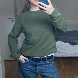Grön tjocktröja - Säljer en superfin grön tjocktröja från Dobber. Fler bilder finns att få i chatten