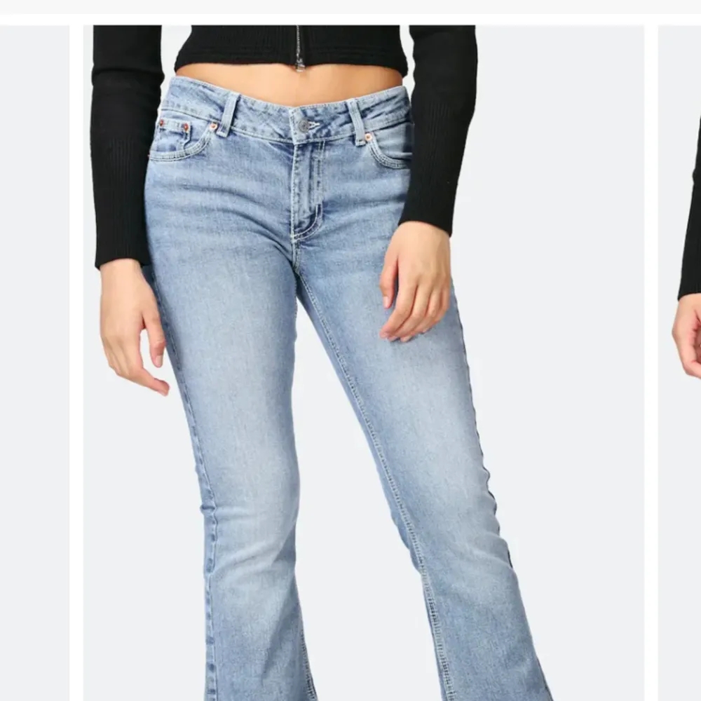 Säljer de här fina jeansen från junkyard. De är i jätte bra skick. Använda 2 gånger. Storlek M. Hör av er vid intresse. Kan skicka egna bilder. 💞. Jeans & Byxor.