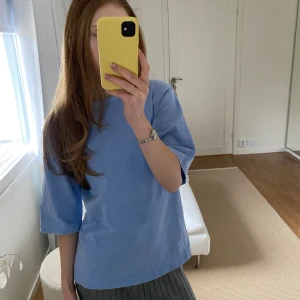 Tröja - Blå tröja med grövre material💙