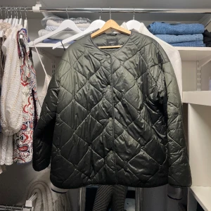 Grön jacka - Så fin till våren🍃🤗nypris 799!!