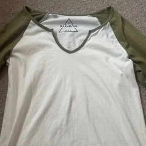 Tröja - Tröja från rainbow i storlek S