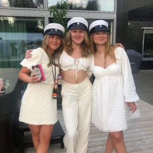 Studentklänning - Säljer min studentklänning från Nelly🙌🙌använd en gång, superfint skick🌟 är en XS men passar xs/s