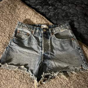 Jeans shorts från zara!! Normala i storleken och i bra skick💕