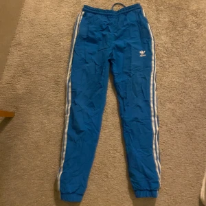 Trackpants adidas - Retro trackpants från Adidas