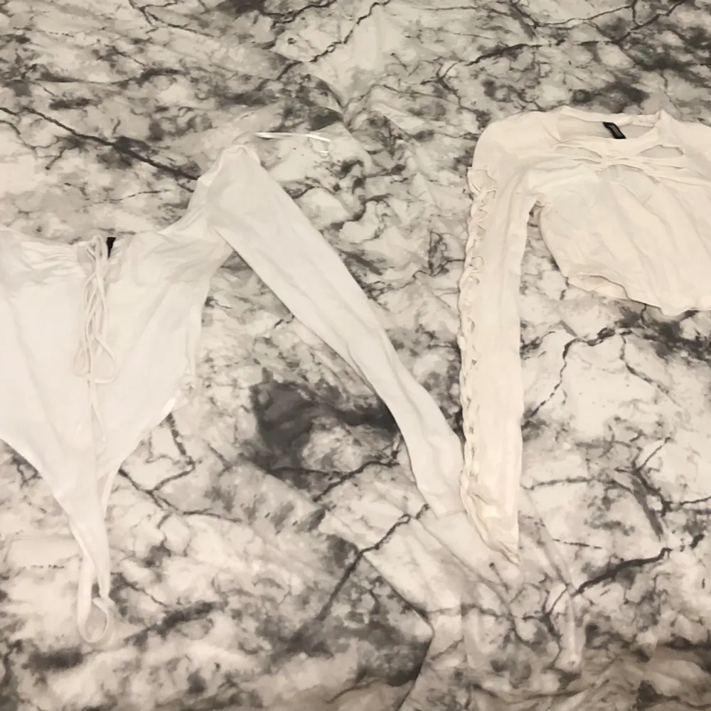 Alla tröjor är nästan helt nya som jag har rensat ut 💞 Storlek: S-XS på alla tröjor och allt ska bort🤍 300kr för allt och 150 kr för separat🩵. Toppar.