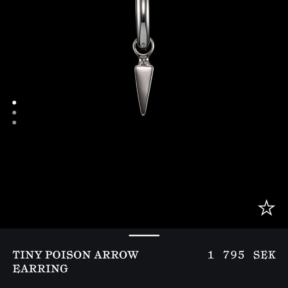 tiny poison arrow earring ifrån maria nilsdotter! nypris 1795kr/st jsg säljer dom för 2200 tilsammans.. Accessoarer.