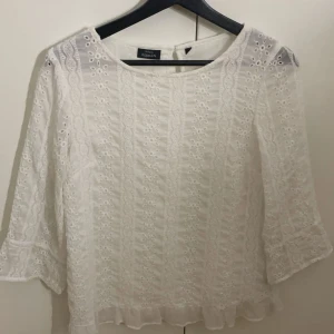 Trekvartsärmad blus - Trekvartsärmad blus med super gulligt mönster❤️