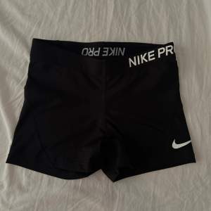 Nike shorts strl M men sitter som S🩷