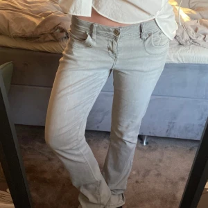 lågmidjade jeans valerie från ltb - (lägger ut igen pga oseriösa köpare)superfina gråa jeans från ltb, favvo jeans som blivit för stora så i använt skick🤍