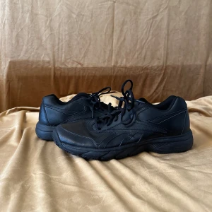 Reebok - Svarta Reeboks 
