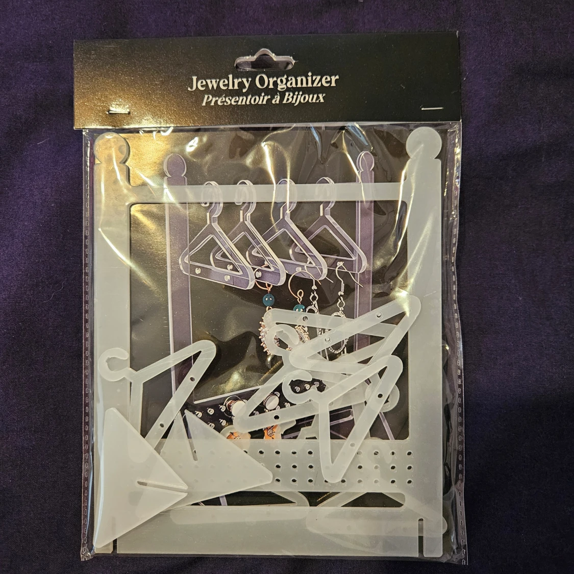 Gullig smyckeshängare  - 90