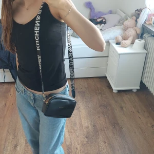 Väska - Svart handväska Oanvänd 