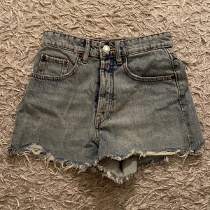 Jeans shorts - Super fina shorts från zara 
