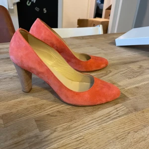 Klackskor  - Använda ett fåtal gånger  Komplett av läder Italienska klackskor 