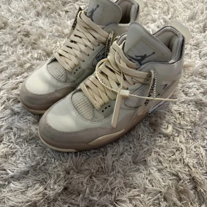 Jordan 4 off white - Jordan 4 off white knappt använda, bara ett par gånger