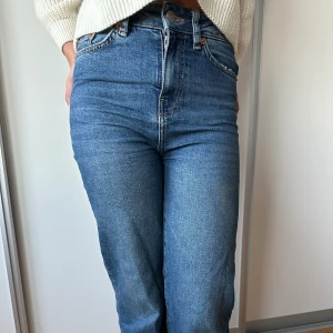 High waist jeans  - Blåa högmidjade jeans från Lager 157 💙👖