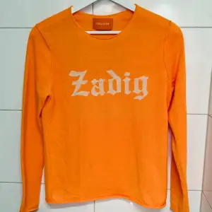Knallorange och superfin merinoulls-tröja från Zadig & Voltaire. XS/S. Toppskick. 
