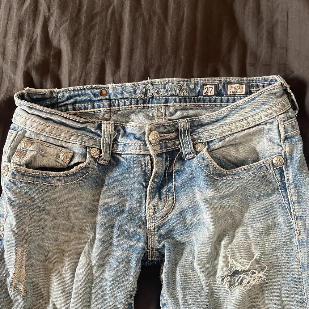 Säljer nu mina favorit jeans för dom har blivit för korta för mig, har använt dom några gånger, priset kan diskuteras vid snabb affär💕. Jeans & Byxor.