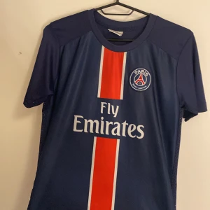 PSG tröja - Strl 164, begagnat skick PSG nr 11 Di Maria 