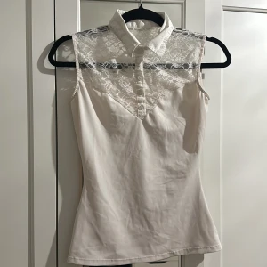 Elegant topp - Inga synliga defekter.