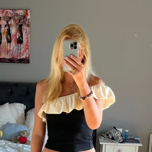 Topp HM - Säljer denna så snygga topp från h&m💖