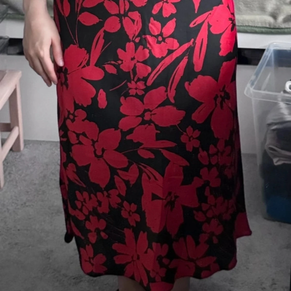 Röd/svart kjol - ASOS - Storlek M - 92