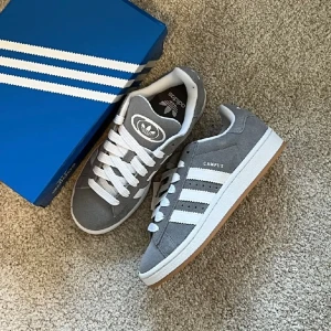 Campus Adidas skor  - Helt nya ej använd de, frakt ingår.