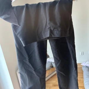 Kostymbyxor  - Kostymbyxor i tunt material